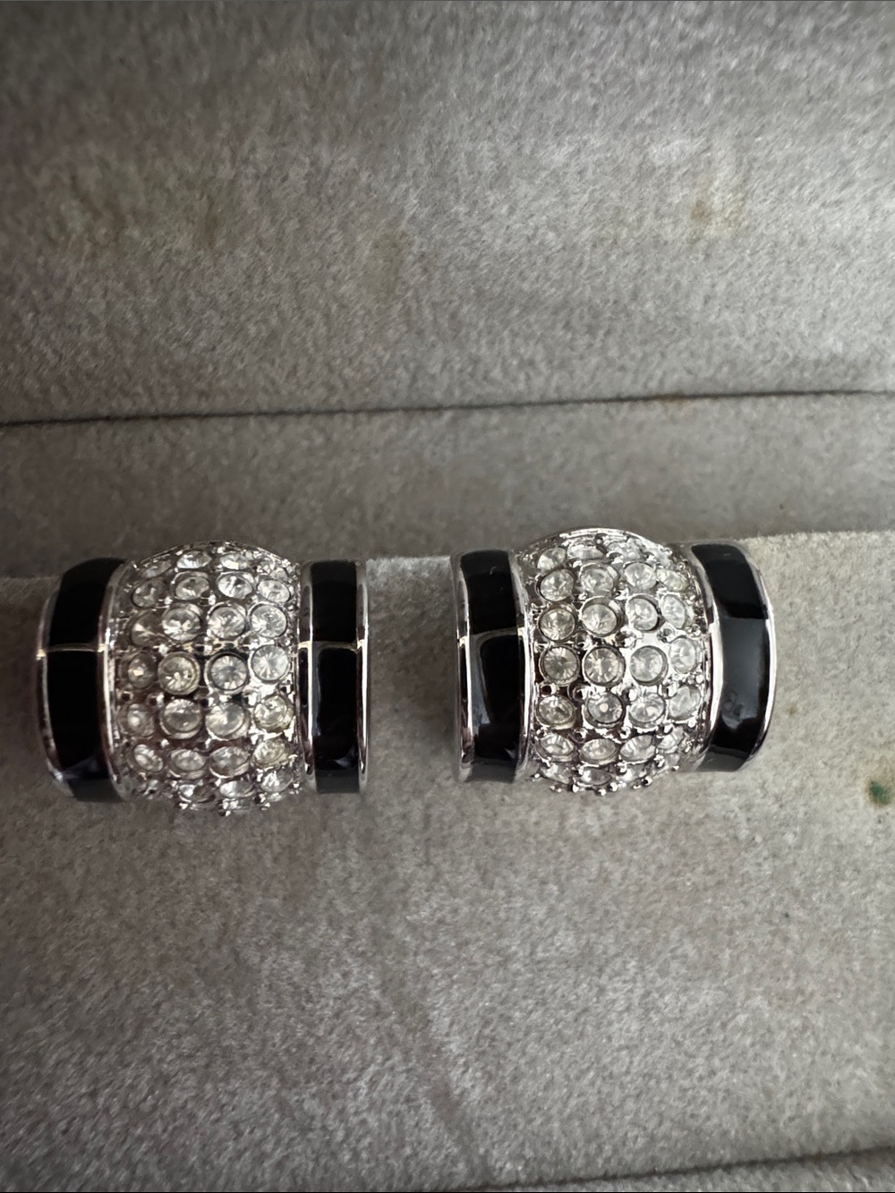 SWAROVSKI BLACK ONYX & WHITE AUSTRIAN CRYSTAL SILVER TONE CLIP ON EARRINGS